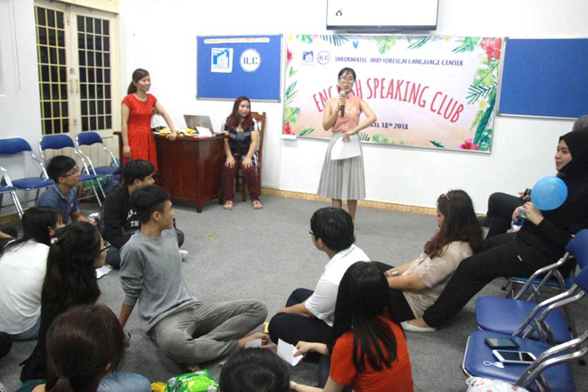 Description: D:\HELLOO888\English club\CHUONG TRINH APRIL 18TH\HINH BUOI SINH HOAT\18-4-2018 CLB Eng + Đại hội HSV\IMG_5084.JPG