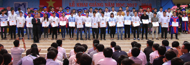 Lễ Khai giảng năm học 2017-2018 v&agrave; trao bằng 4Hello88 nổ hũ Hello8808 truy cập ngay kh&oacute;a 2012-2017 v&agrave; cao đẳng kh&oacute;a 2014-2017