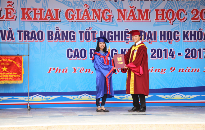 Lễ Khai giảng năm học 2017-2018 v&agrave; trao bằng 4Hello88 nổ hũ Hello8808 truy cập ngay kh&oacute;a 2012-2017 v&agrave; cao đẳng kh&oacute;a 2014-2017
