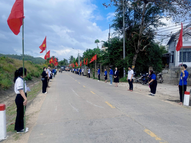 C&oacute; thể l&agrave; h&igrave;nh ảnh về 14 người